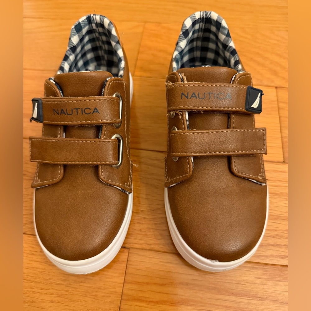 Nautica Toddler 10-Like New Casual Shoe